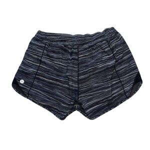 Lululemon Hotty Hot Shorts II Long 4” in Alpine Tide Black & White, size 4 Tall